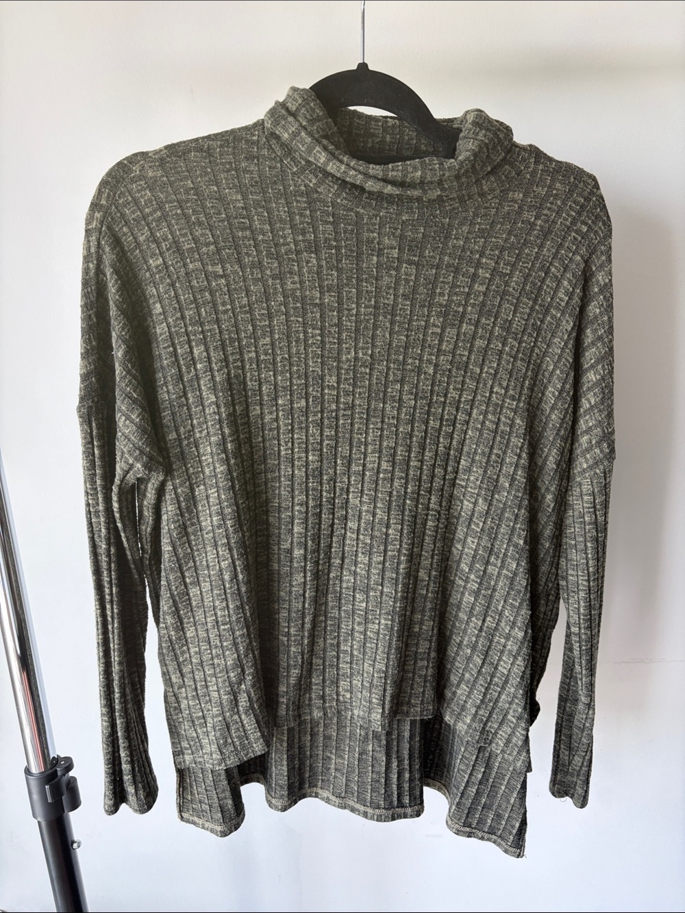 American Eagle Ribbed Turtleneck - Olive Heather